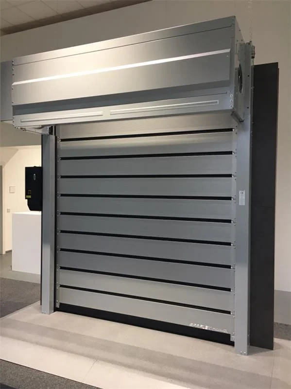 Porta anti arrombamento